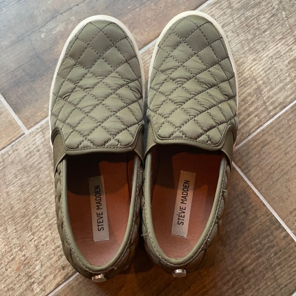 Steve Madden slip on sneakers